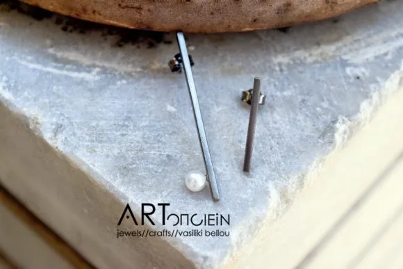 Silver Earrings with a pearl Artonomous